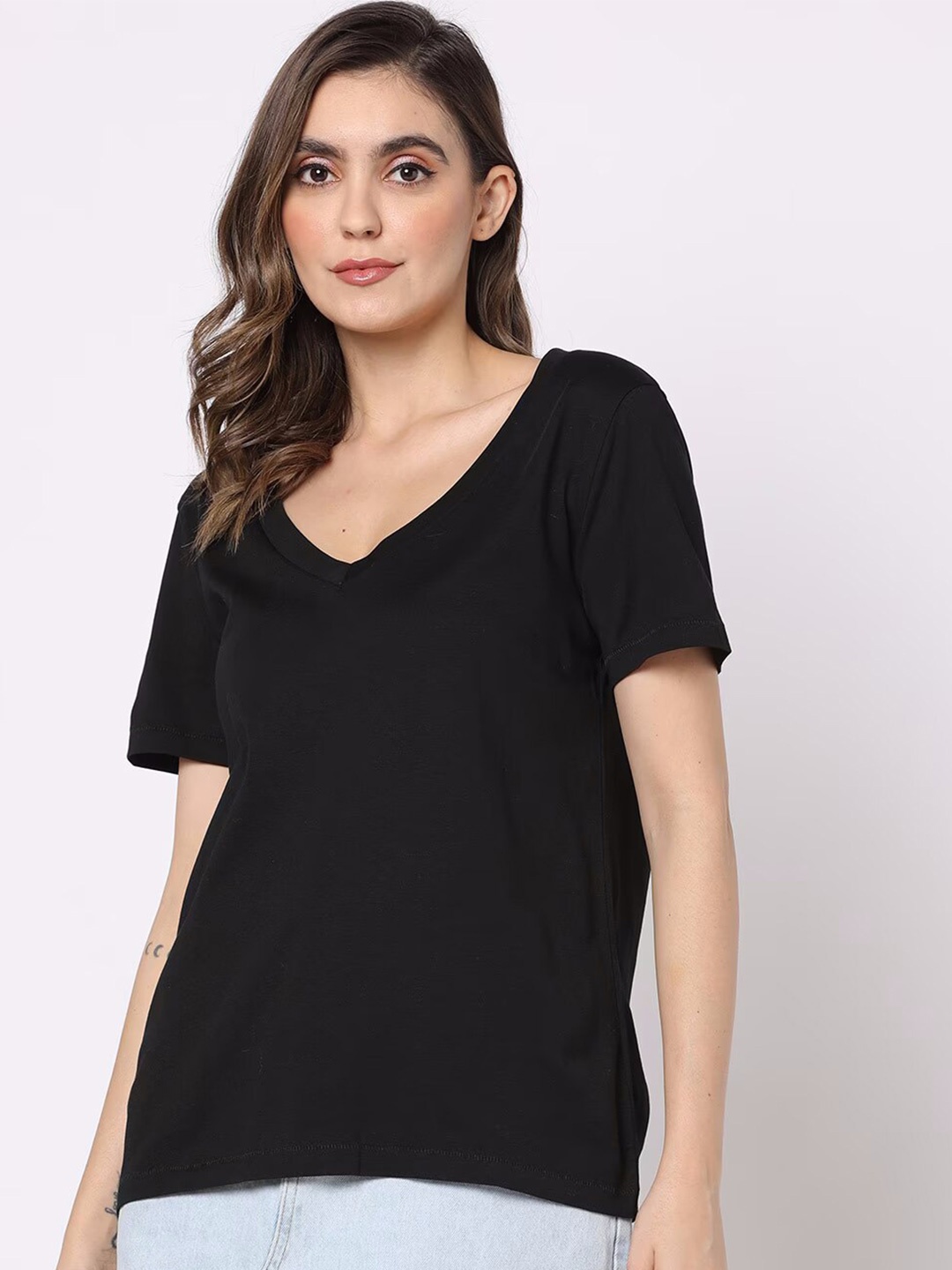

COLOR CAPITAL Pack of 10 V-Neck Relaxed Fit T-shirt, Black