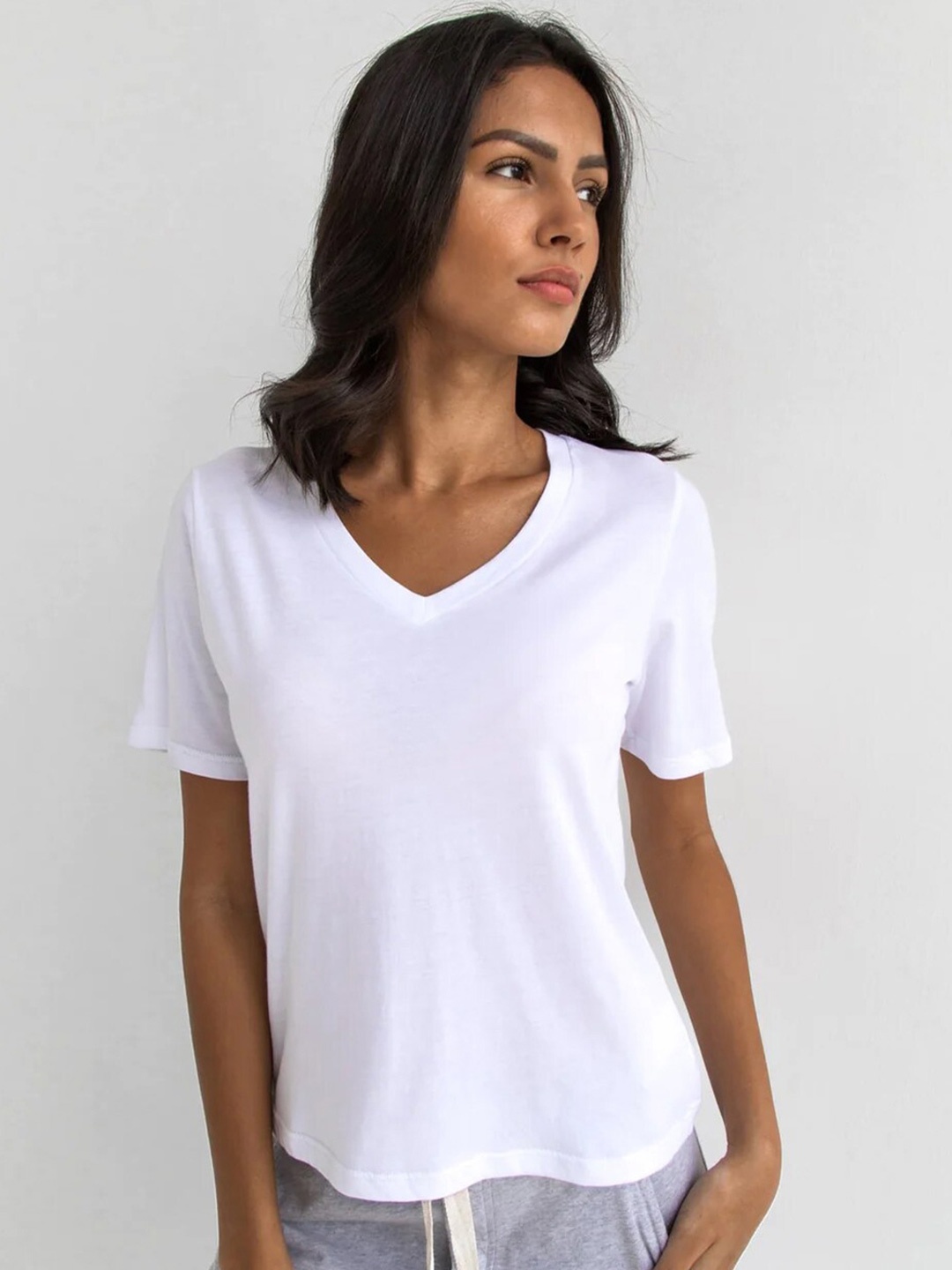 

COLOR CAPITAL V-Neck T-shirt, White