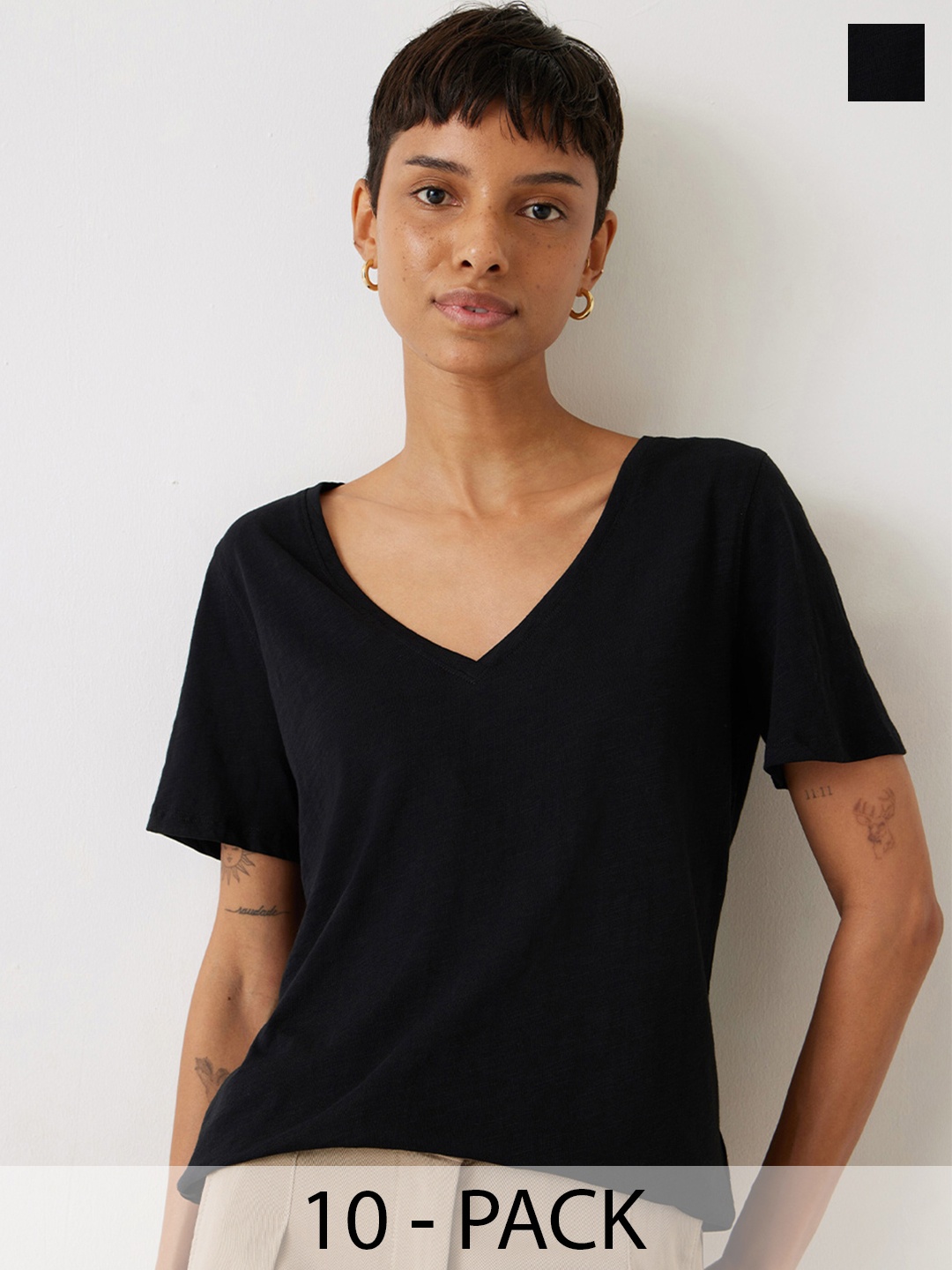 

COLOR CAPITAL Pack of 10 V-Neck Relaxed Fit T-shirt, Black