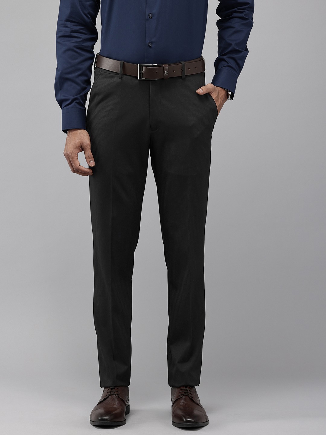 

Van Heusen Men Checked Slim Fit Formal Trousers, Black