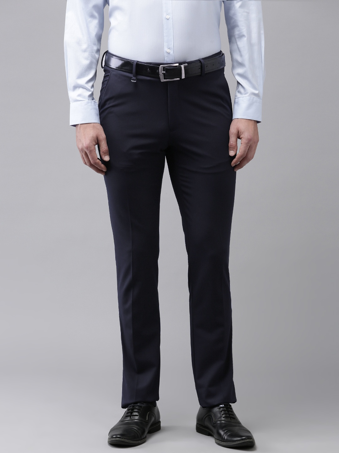 

Van Heusen Men Checked Slim Fit Formal Trousers, Navy blue