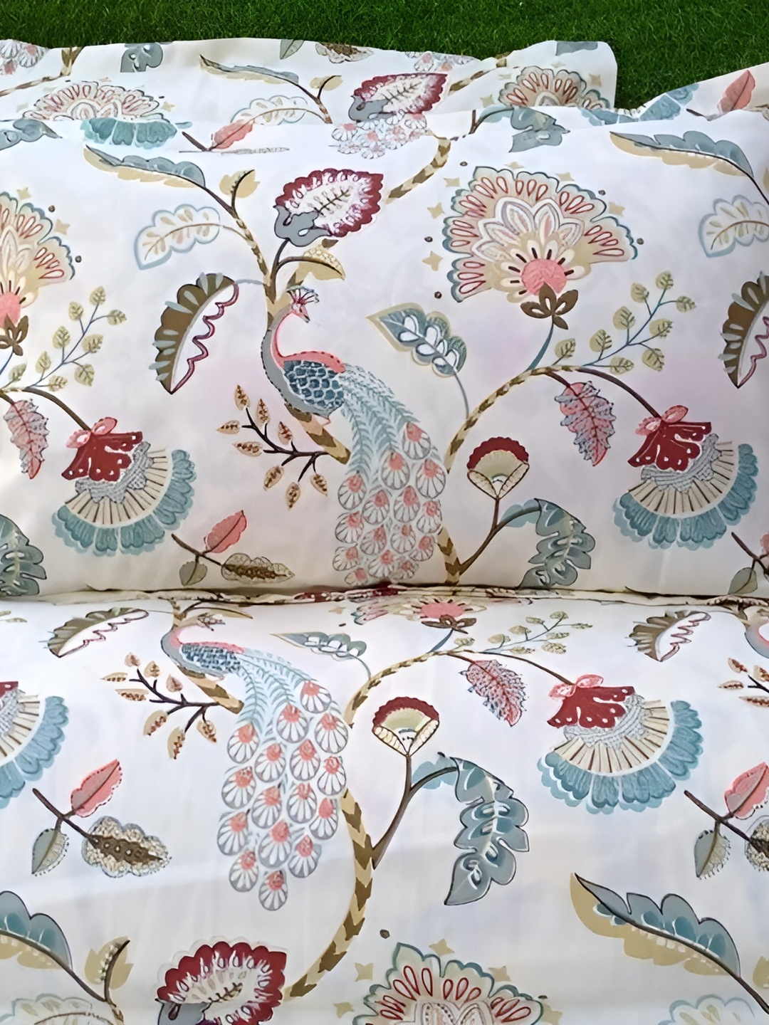 

Bedbathandbliss White & Green Floral Cotton 300 TC King Bedsheet With 2 Pillow Covers