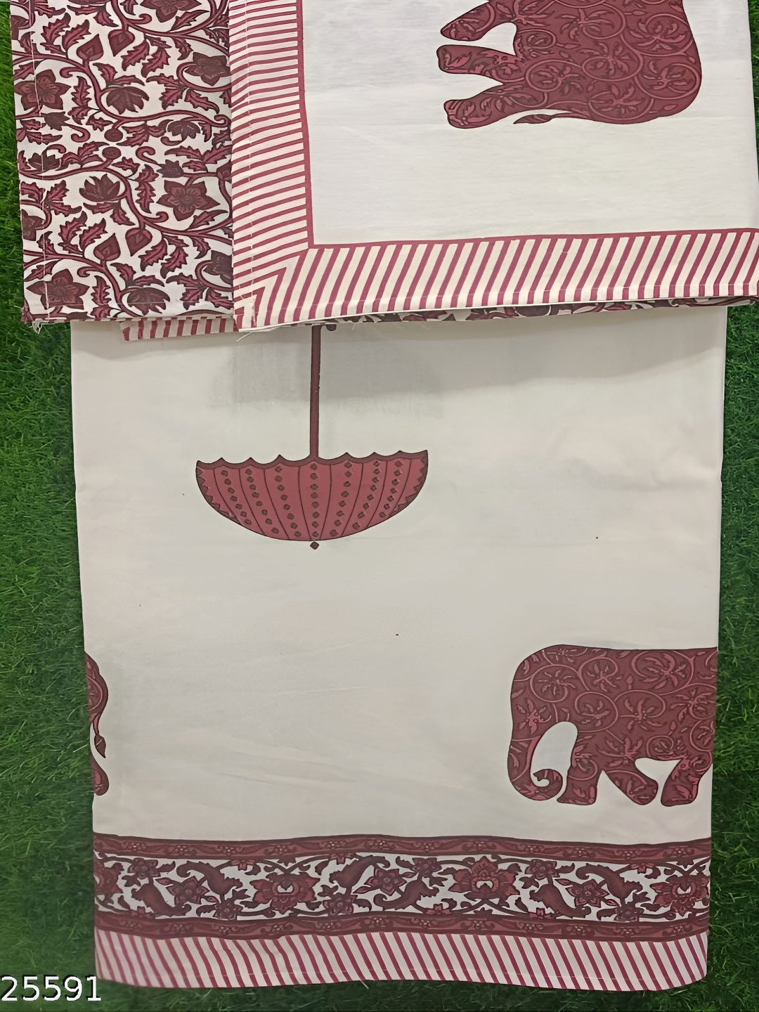 

Bedbathandbliss White & Brown Floral Cotton 300 TC King Bedsheet With 2 Pillow Covers
