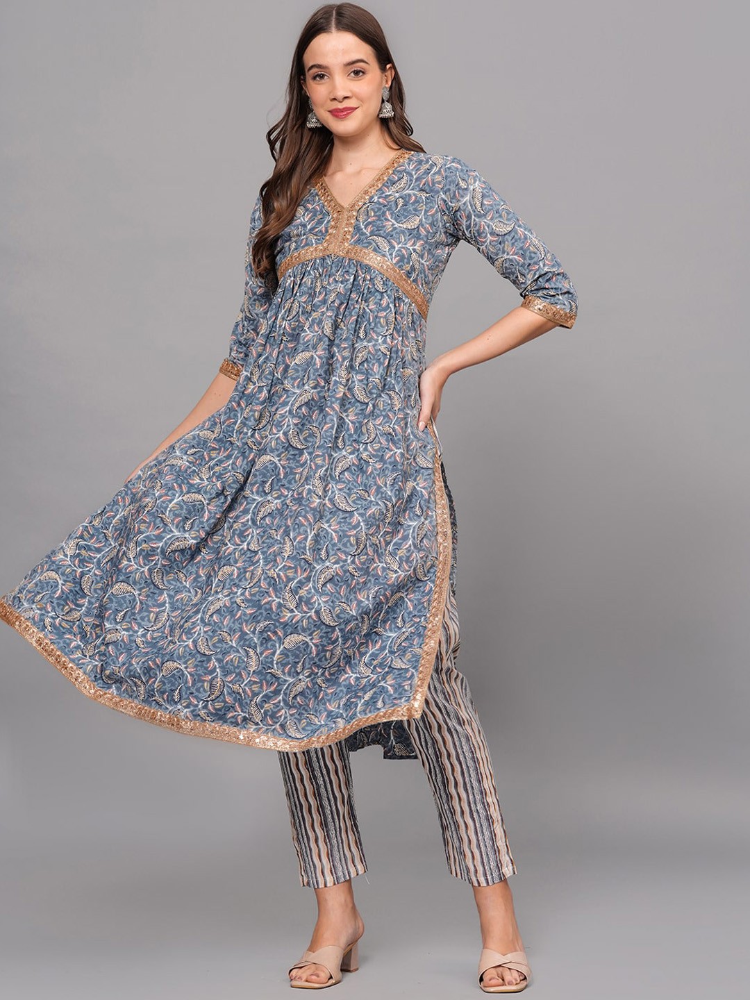 

JAHIDA COMFORT WITH STYLE V Neck Printed Empire Sequinned Pure Cotton Kurta with Trousers, Grey