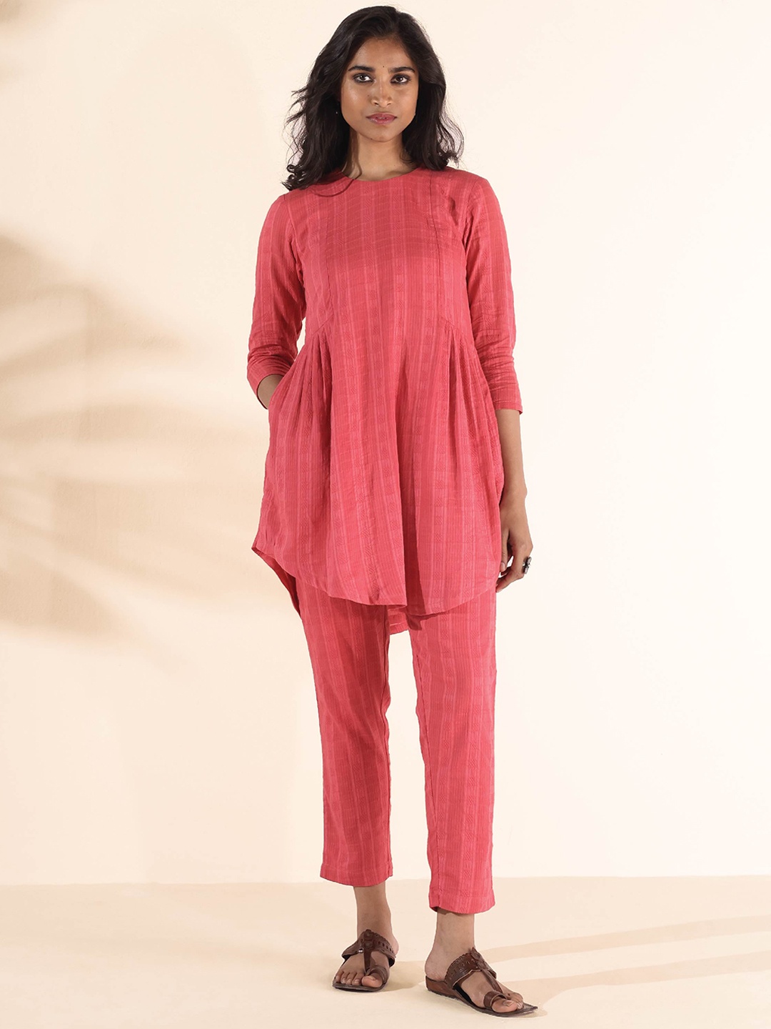 

trueBrowns Malang Self-Design Pure Cotton V-Neck Tunic With Trousers, Pink