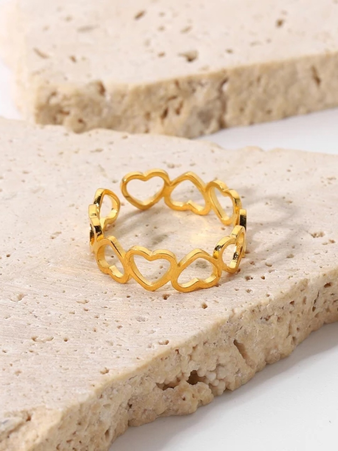 

Avyana Gold-Plated Stainless Steel Heart Shaped Finger Ring