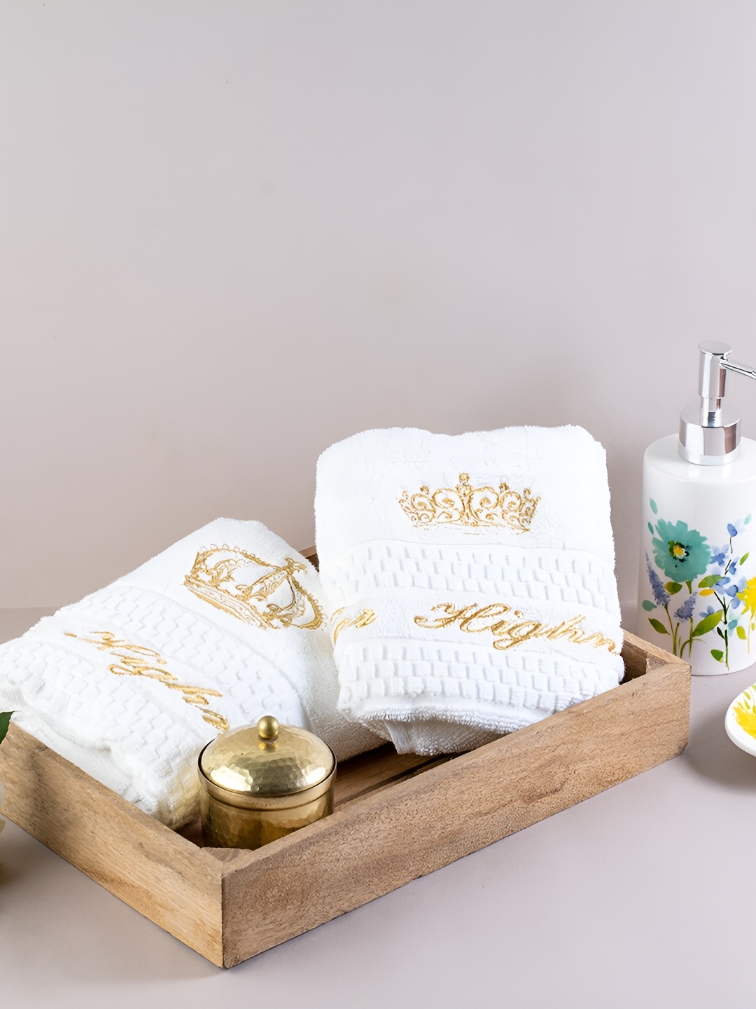 

KOLOROBIA White 2 Pieces Embroidered 650 GSM Cotton Hand Towels