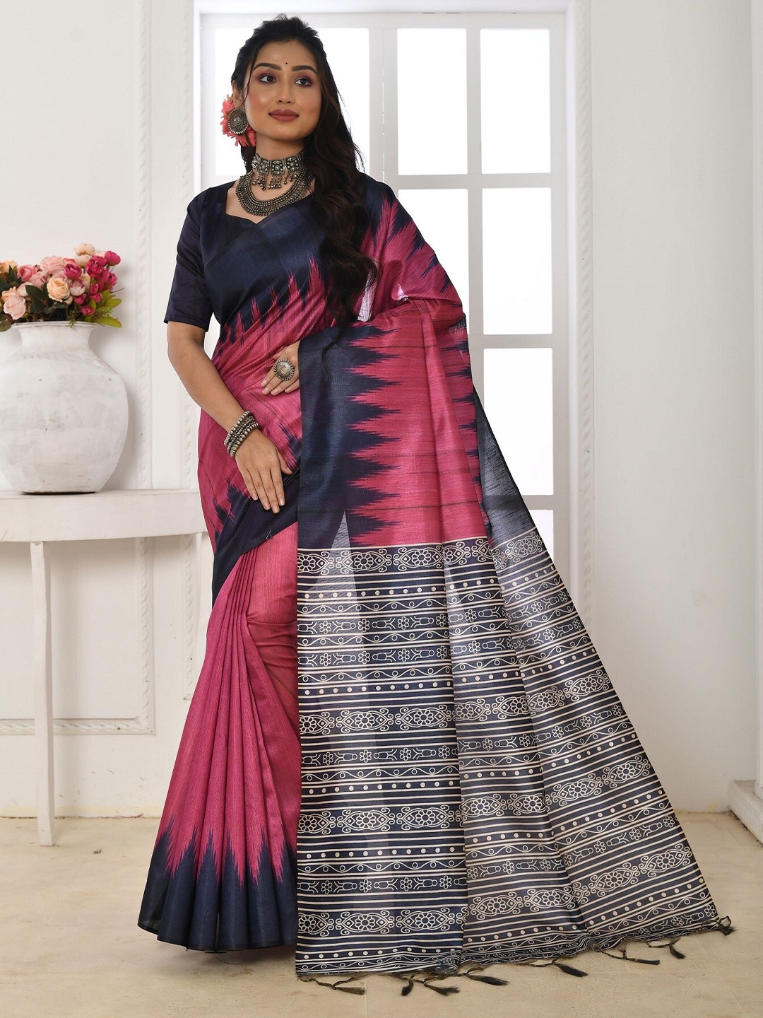 

Mitera Geometric Tussar Saree, Pink