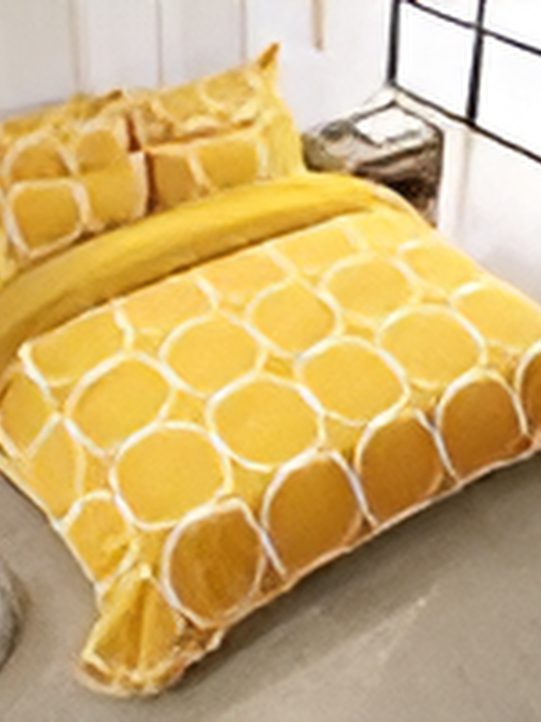 

THE HOME STYLE Yellow 300 TC Cotton Queen Bedsheet with 2 Pillow Covers