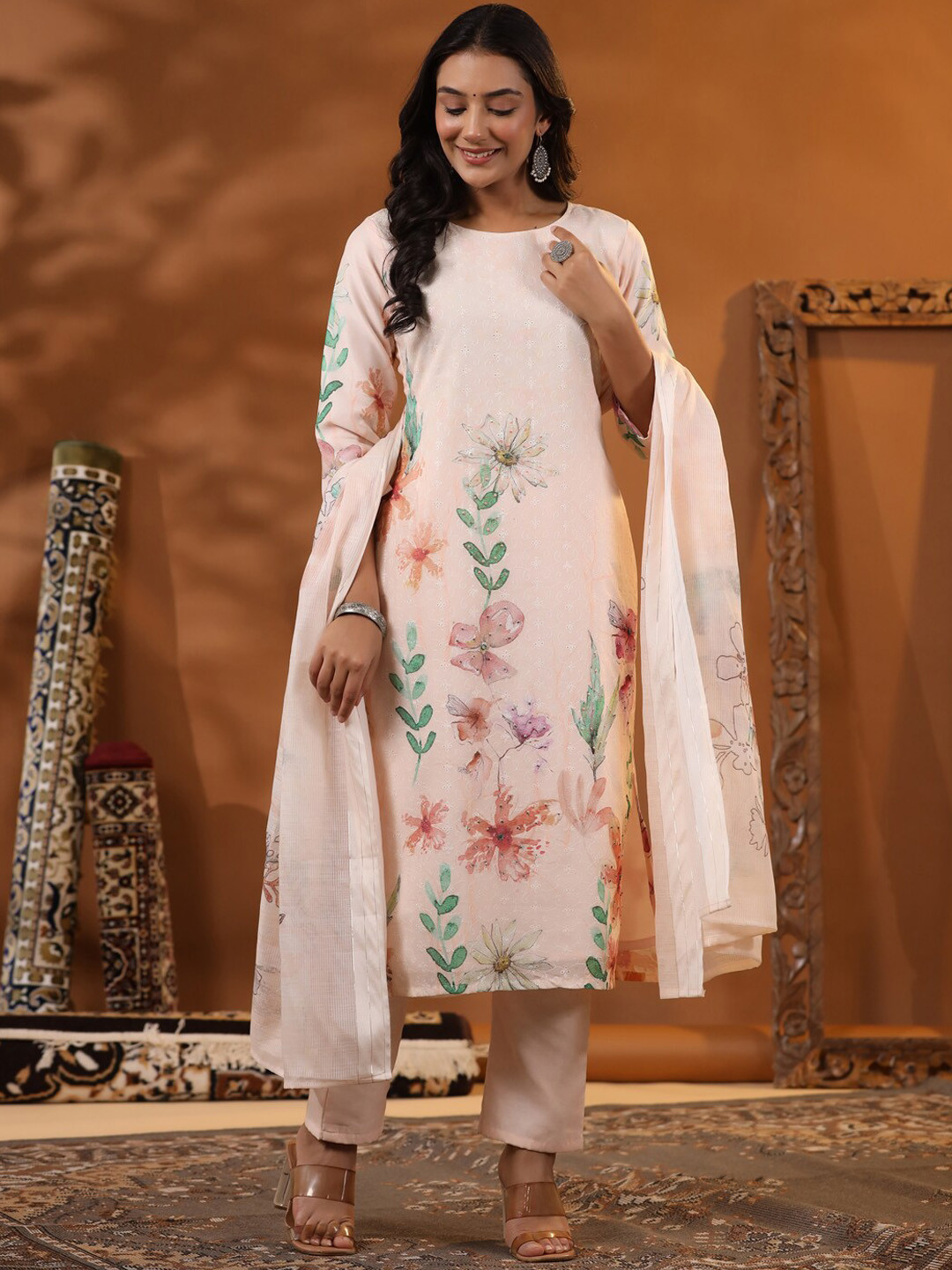 

FASHOR Cream & Green Floral Embroidered Thread Work Straight Kurta With Trousers & Dupatta