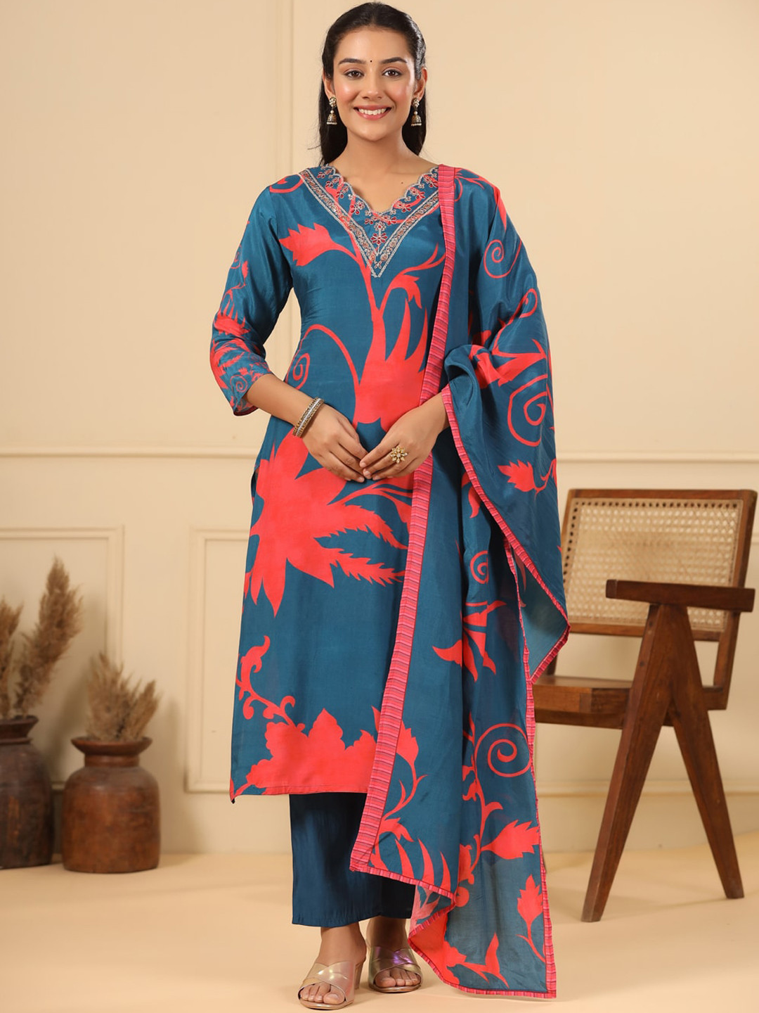 

FASHOR Blue & Red Floral Printed V Neck Sequinned Straight Kurta With Trouser & Dupatta
