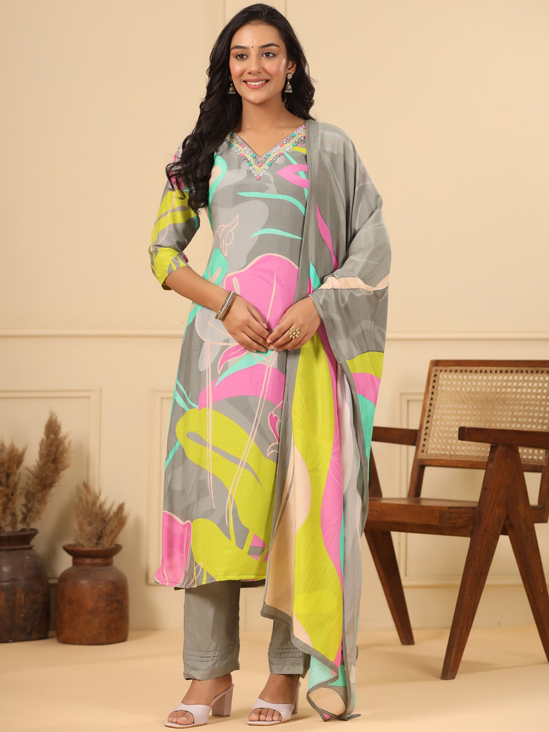 

FASHOR Grey Abstract Printed Sequinned Pure Cotton Kurta With Trousers & Dupatta