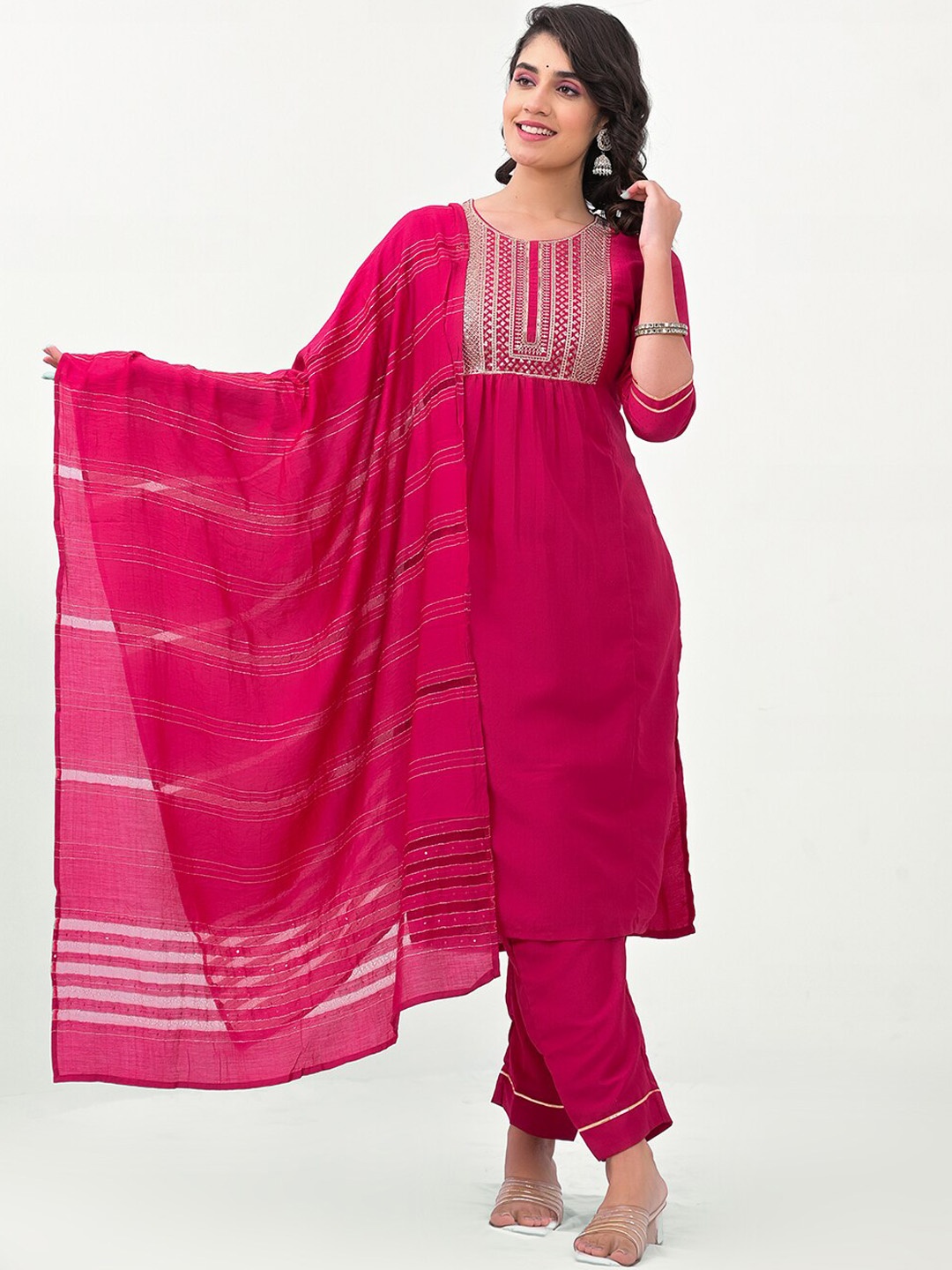 

Label Khoj Geometric Yoke Design Regular Sequinned Straight Kurta With Trousers & Dupatta, Pink