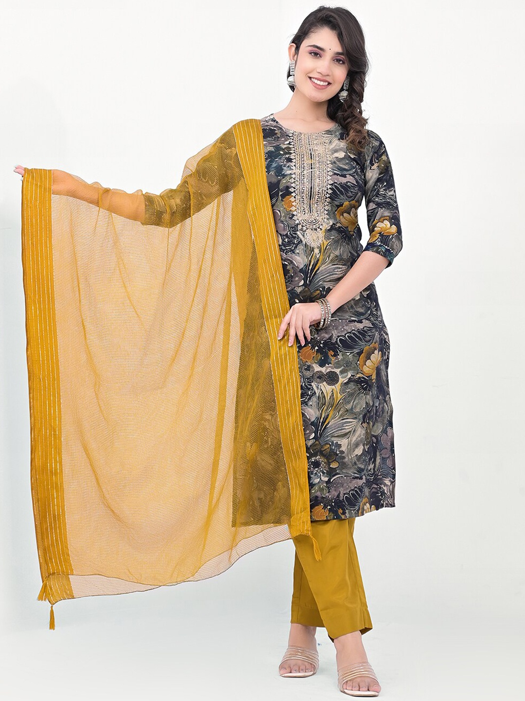 

Label Khoj Floral Printed Sequinned Straight Kurta With Trousers & Dupatta, Grey