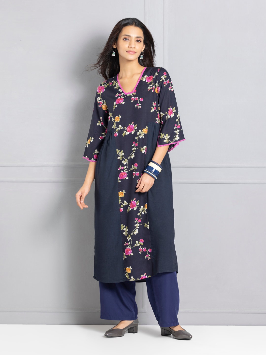 

SHAYE Floral Printed Pleated A-Line Kurta, Navy blue