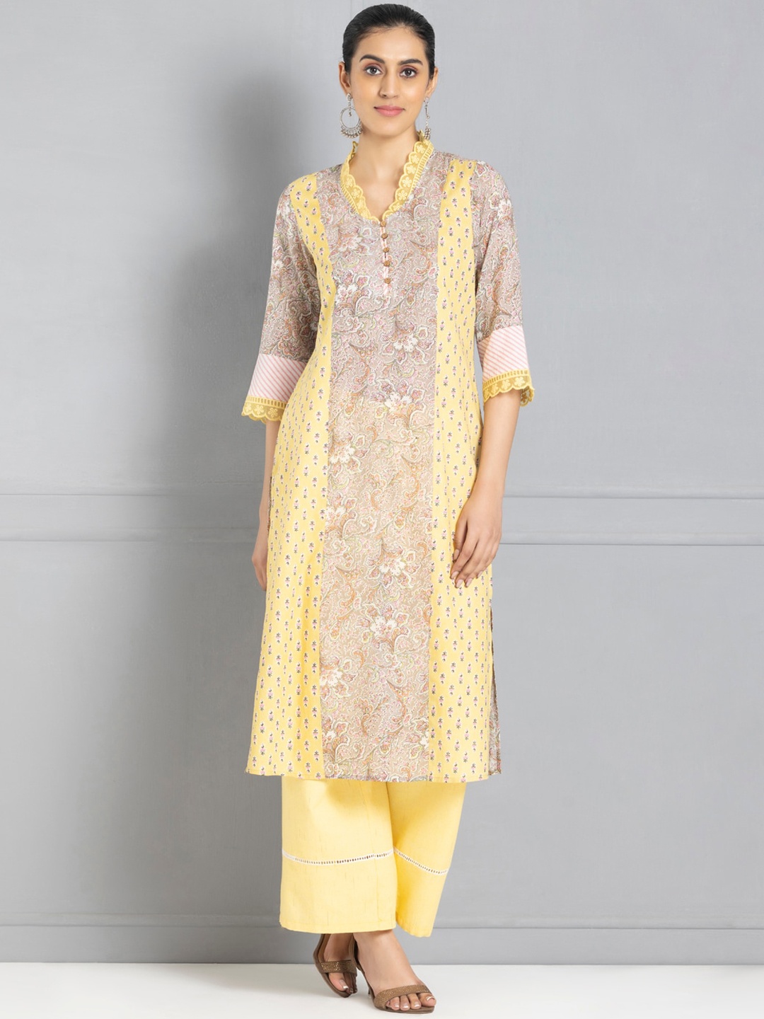 

SHAYE Women Geometric Printed Block Print Kurta, Yellow