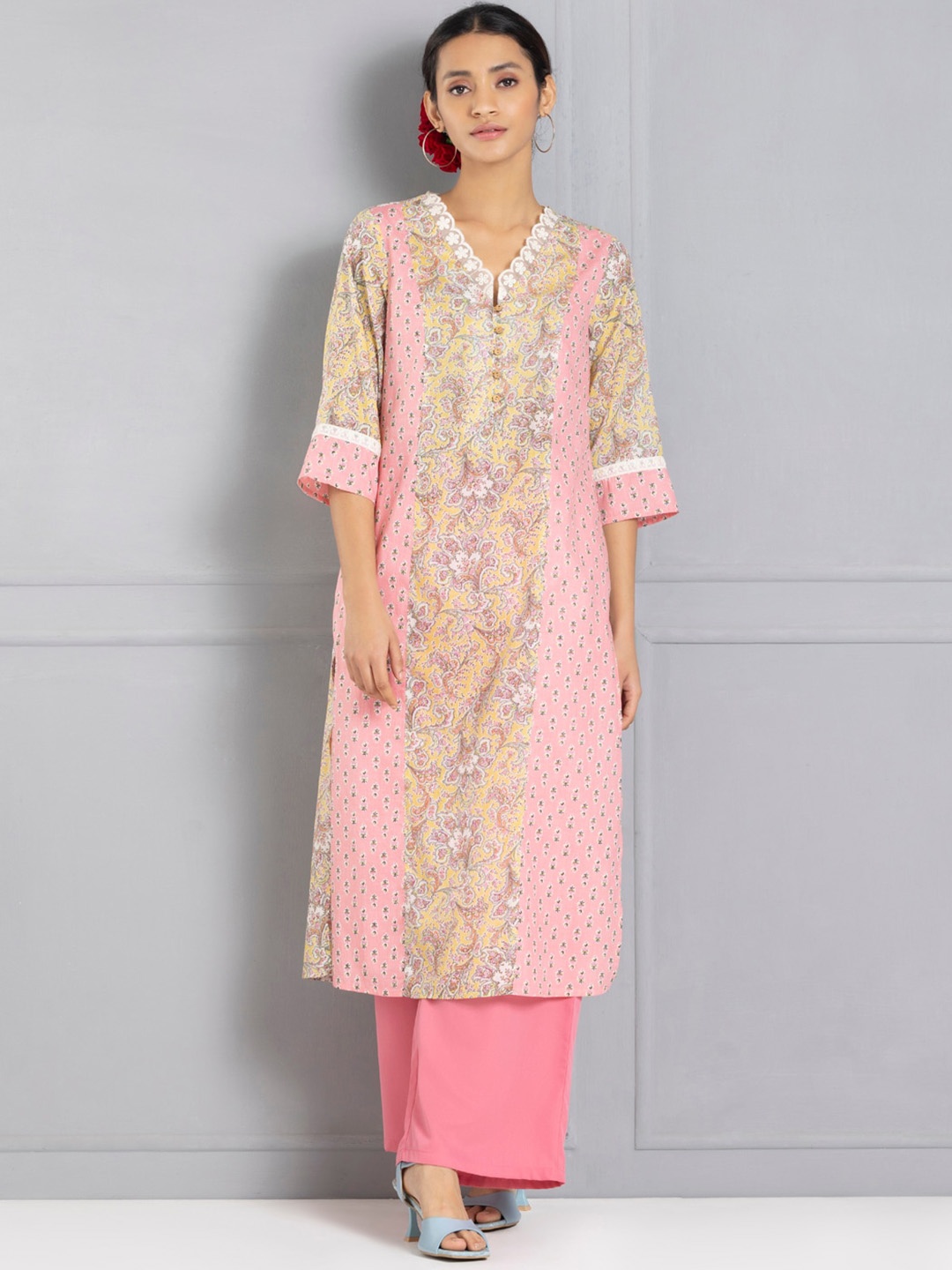 

SHAYE Women Ethnic Motifs Printed Flared Sleeves Block Print Kurta, Pink