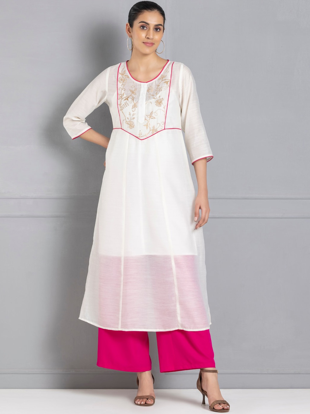 

SHAYE Women Embroidered Thread Work Floral Kurta, Off white