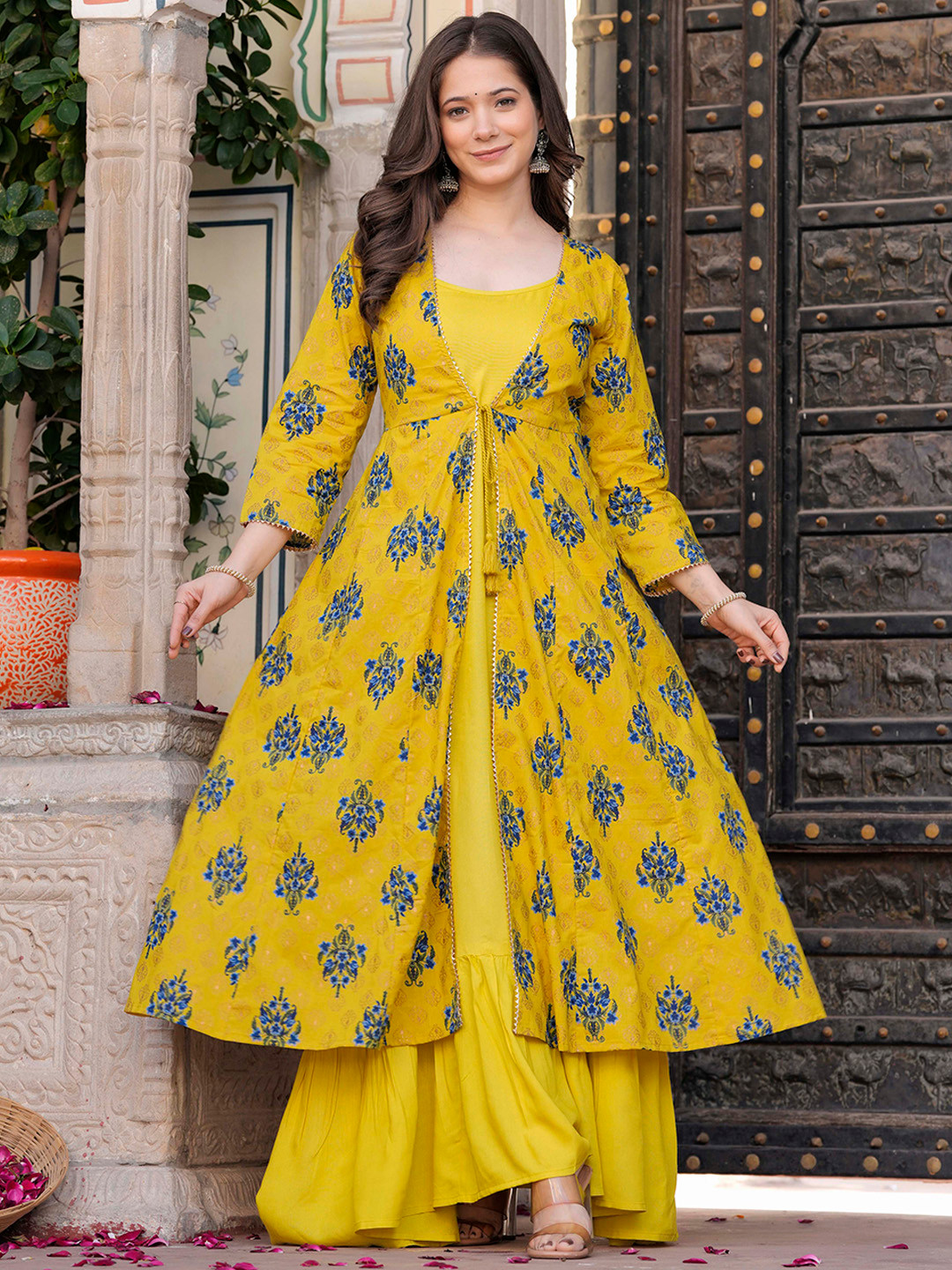 

Chandbaali Floral Printed Round Neck Flared Fit and Flare Dress with shrug, Yellow