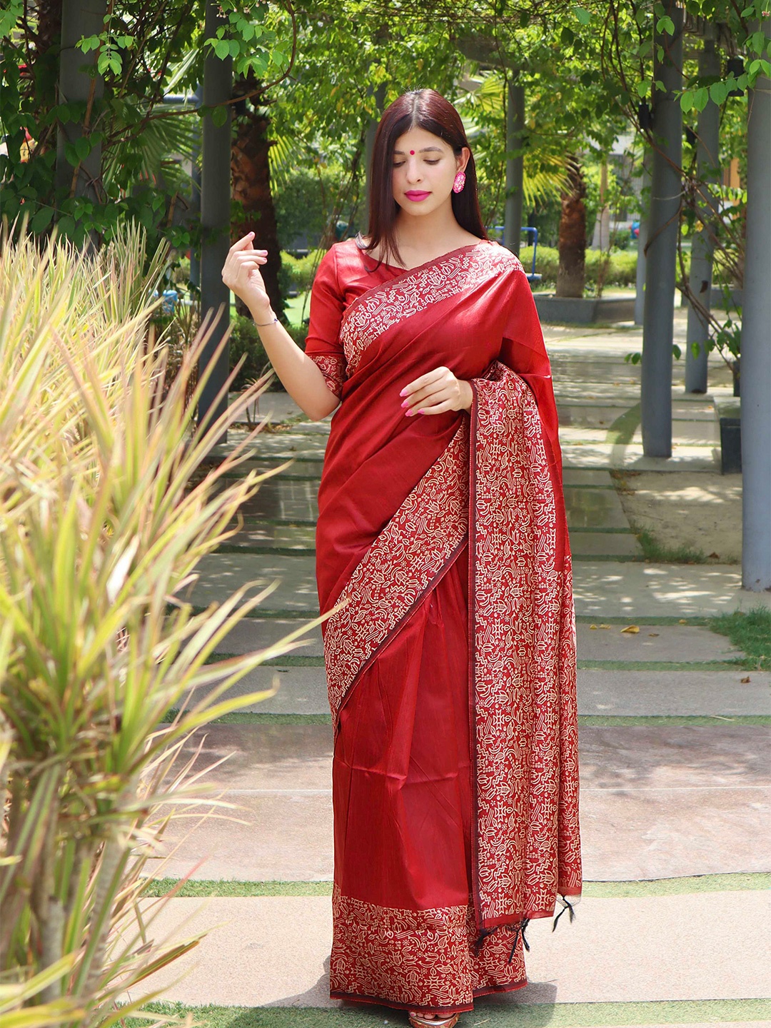 

Mitera Red Floral Zari Saree