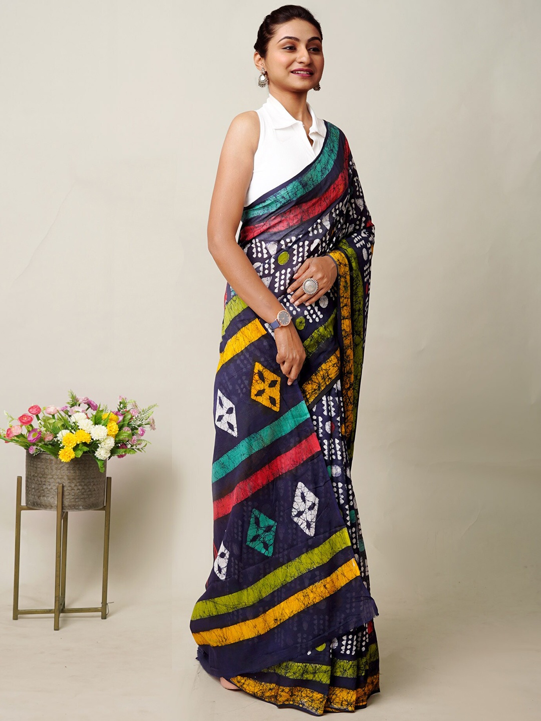 

Unnati Silks Batik Mulmul Cotton Handloom Block Print Saree, Navy blue