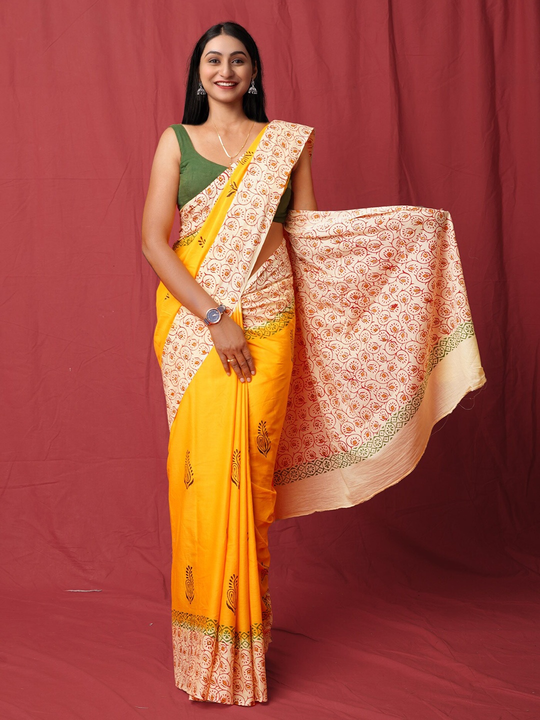 

Unnati Silks Ethnic Motifs Pure Cotton Handloom Block Print Saree, Yellow