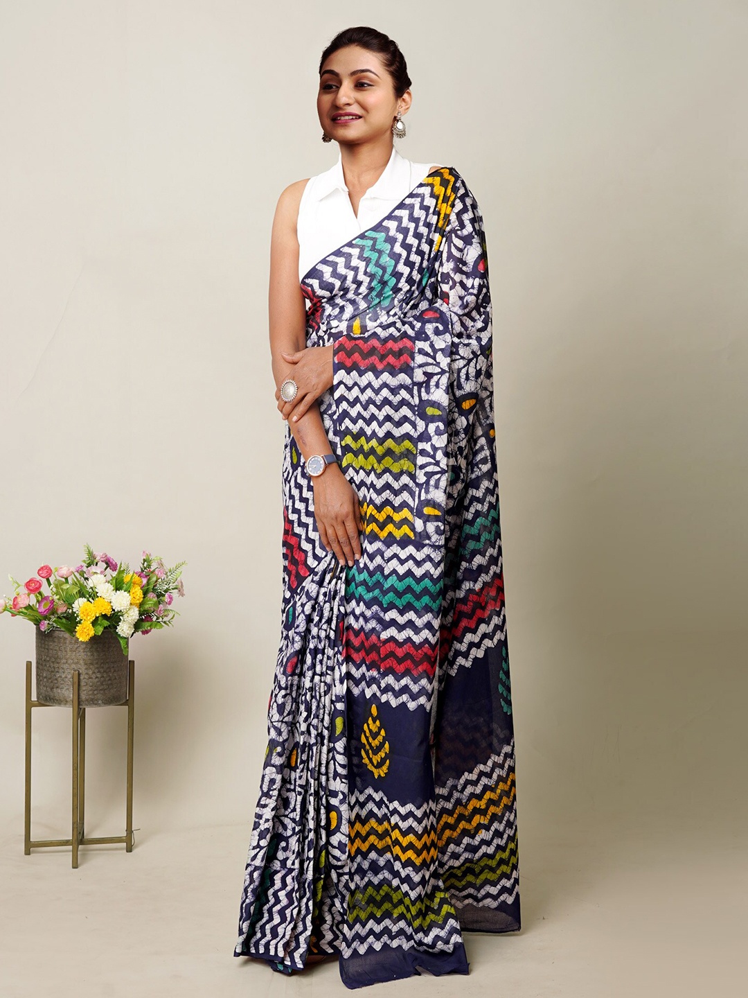 

Unnati Silks Batik Mulmul Cotton Handloom Block Print Saree, Navy blue