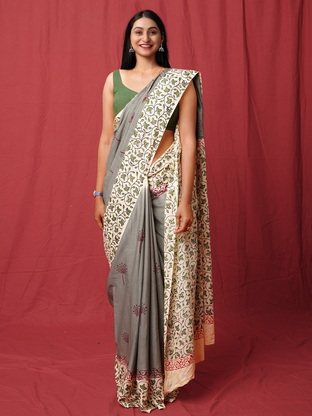 

Unnati Silks Ethnic Motifs Pure Cotton Handloom Block Print Saree, Grey