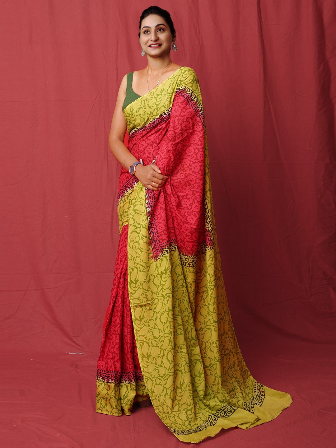 

Unnati Silks Ethnic Motifs Pure Cotton Handloom Block Print Saree, Red