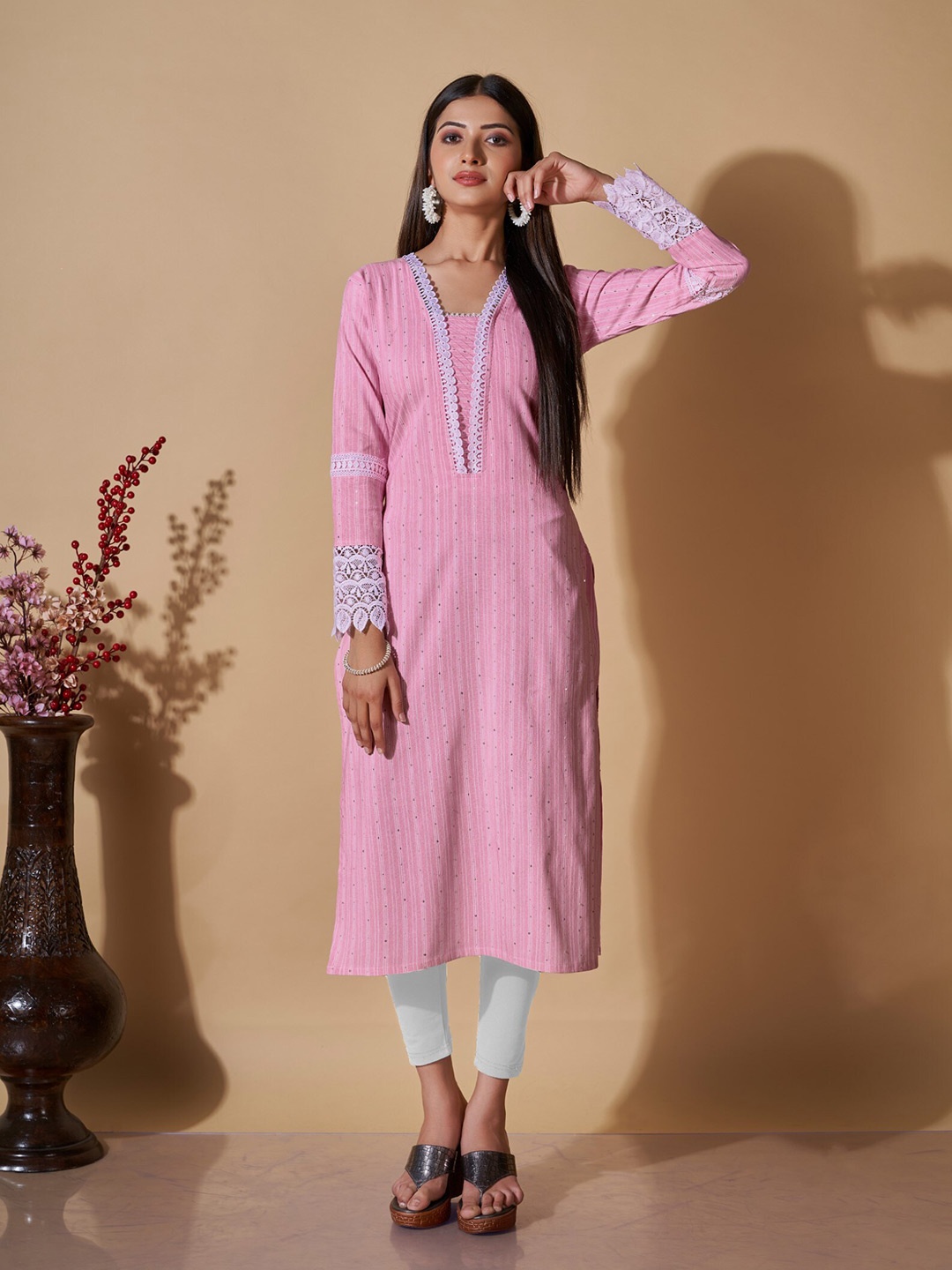 

ZARIMO Women Printed Sequinned Kurta, Pink