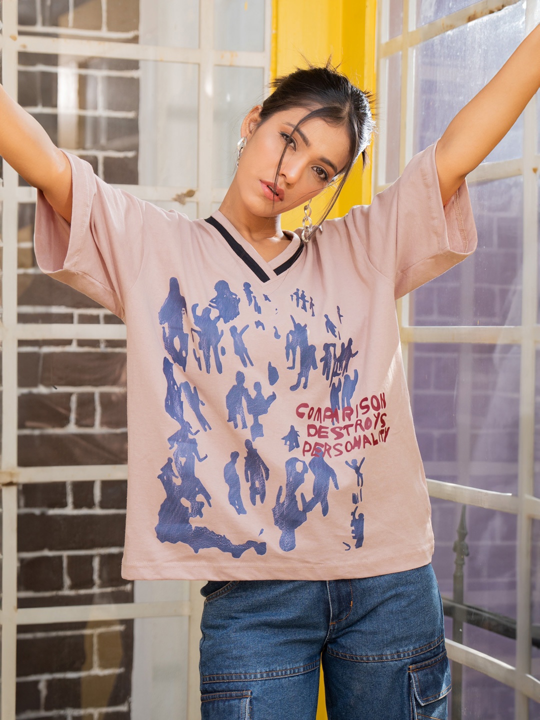 

Stylecast X Hersheinbox Printed V-Neck Oversized T-shirt, Peach