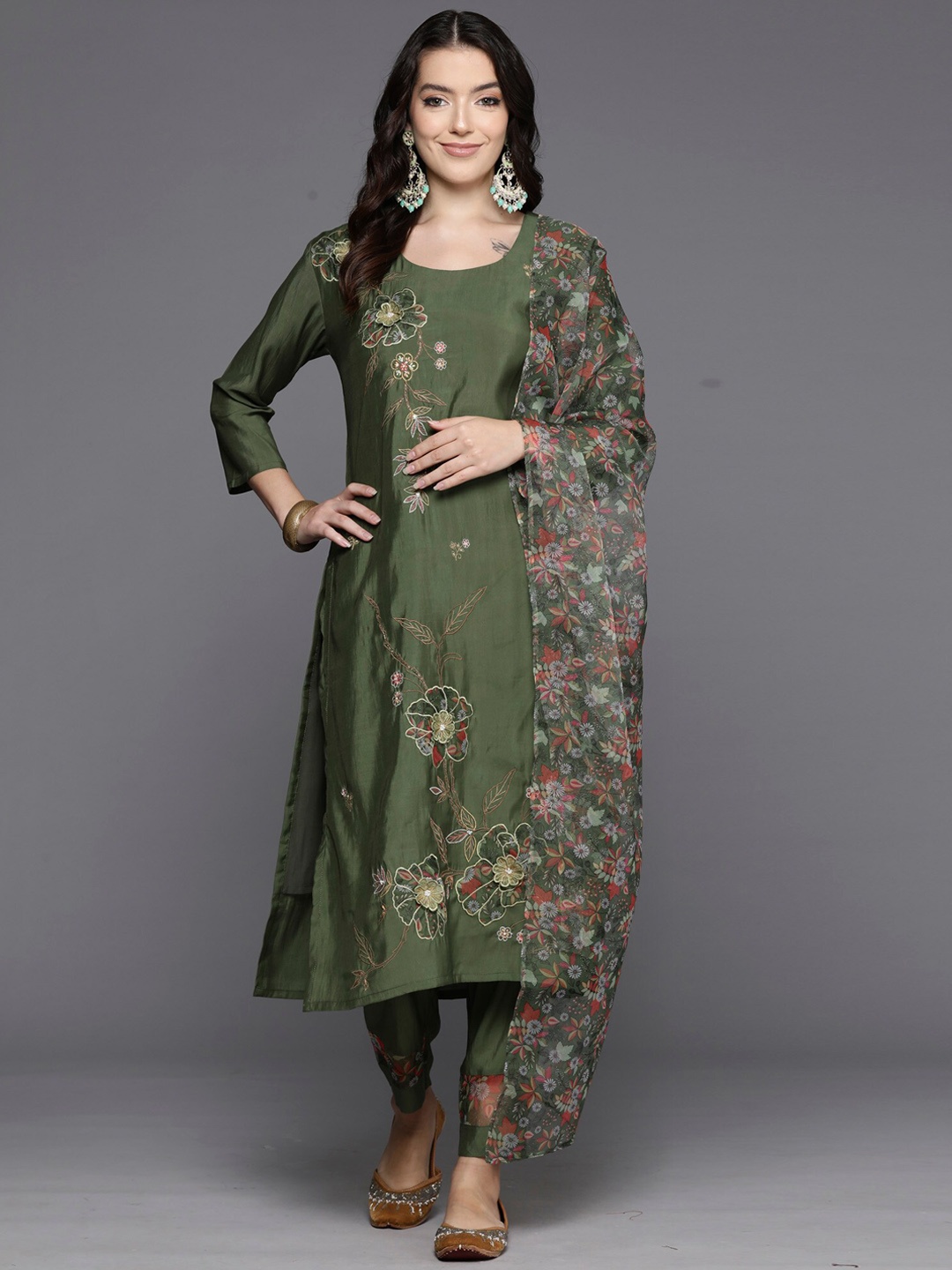 

Indo Era Floral Embroidered Straight Kurta with Trousers & With Dupatta, Green