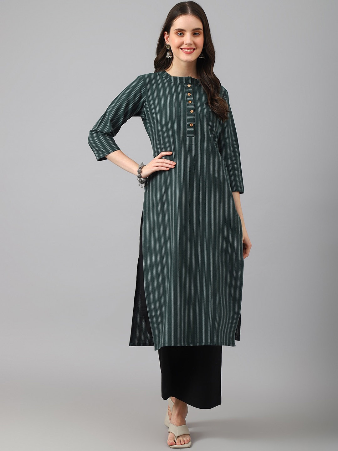 

Saanjh Dark Green Striped Keyhole Neck Flared Sleeves Thread Work Kurta