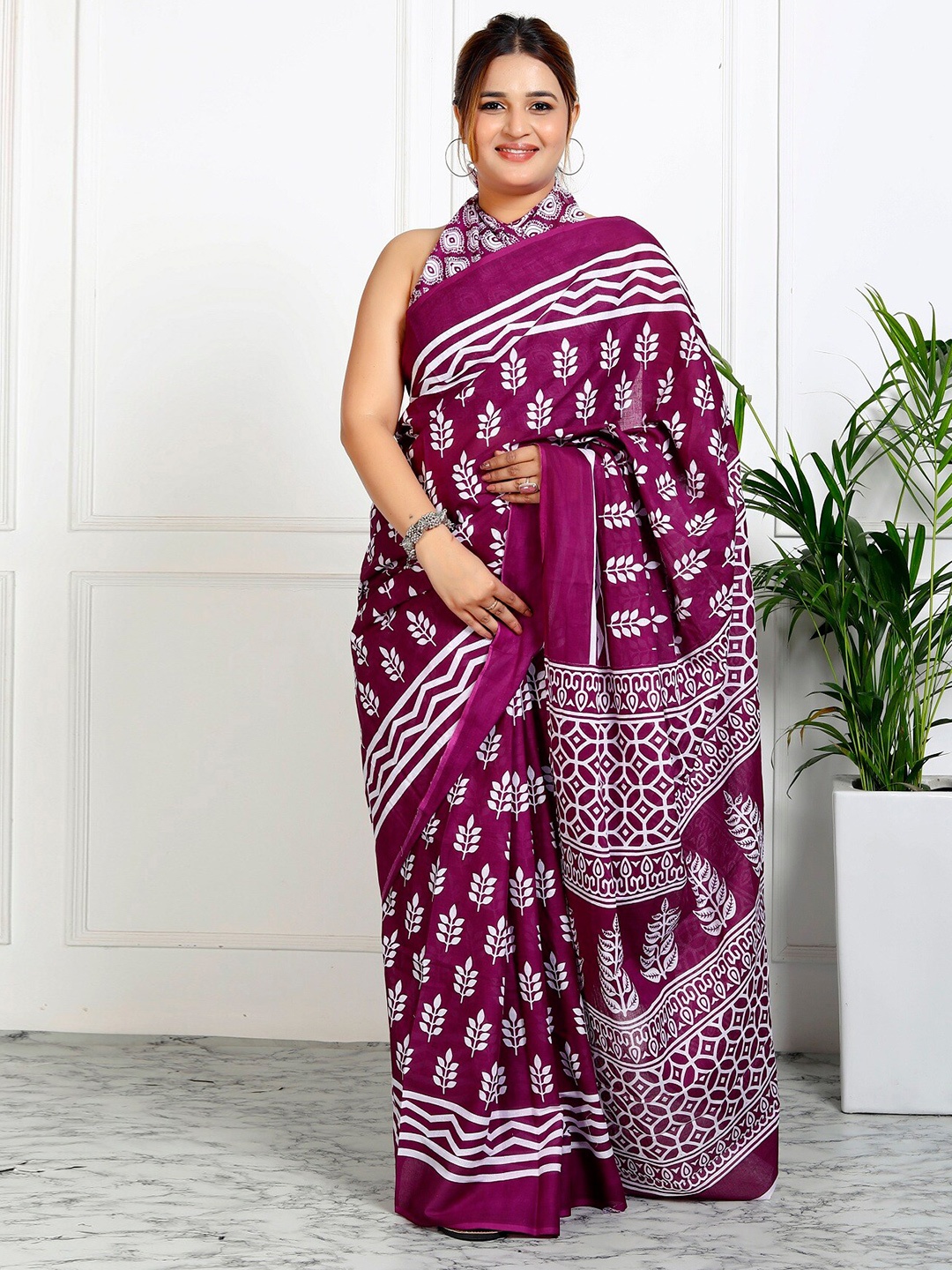

JAIPURI BLOCK PRINT Floral Pure Cotton Block Printed Saree, Maroon