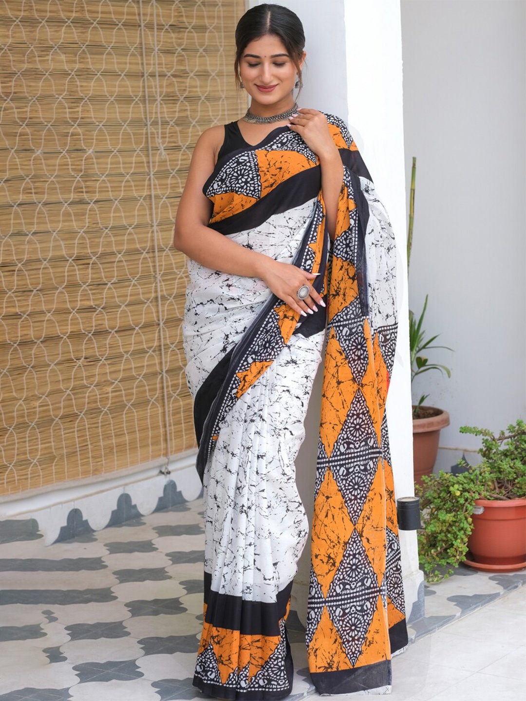 

JAIPURI BLOCK PRINT Batik Pure Cotton Block Printed Saree, White