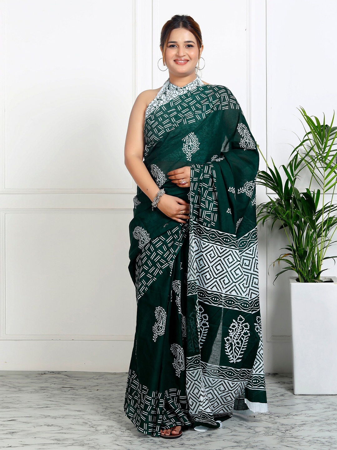 

JAIPURI BLOCK PRINT Ethnic Motifs Pure Cotton Block Print Saree, Green