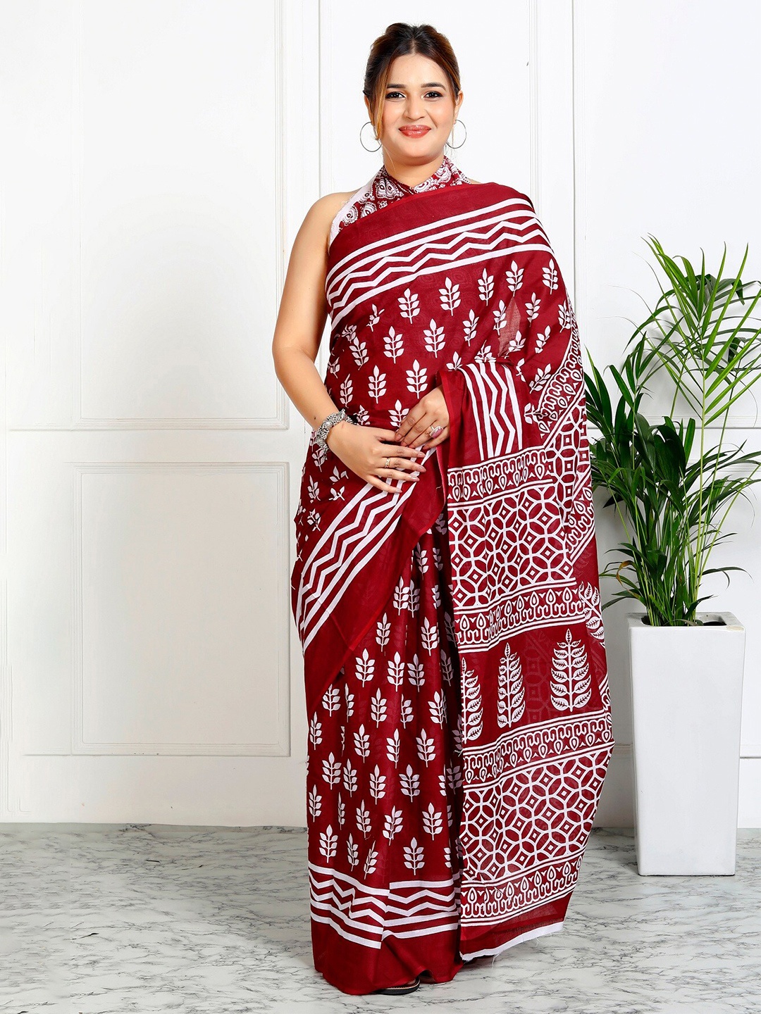 

JAIPURI BLOCK PRINT Ethnic Motifs Printed Pure Cotton Block Print Saree, Maroon