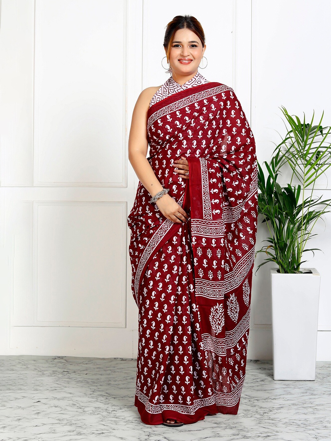 

JAIPURI BLOCK PRINT Floral Pure Cotton Block Print Saree, Maroon