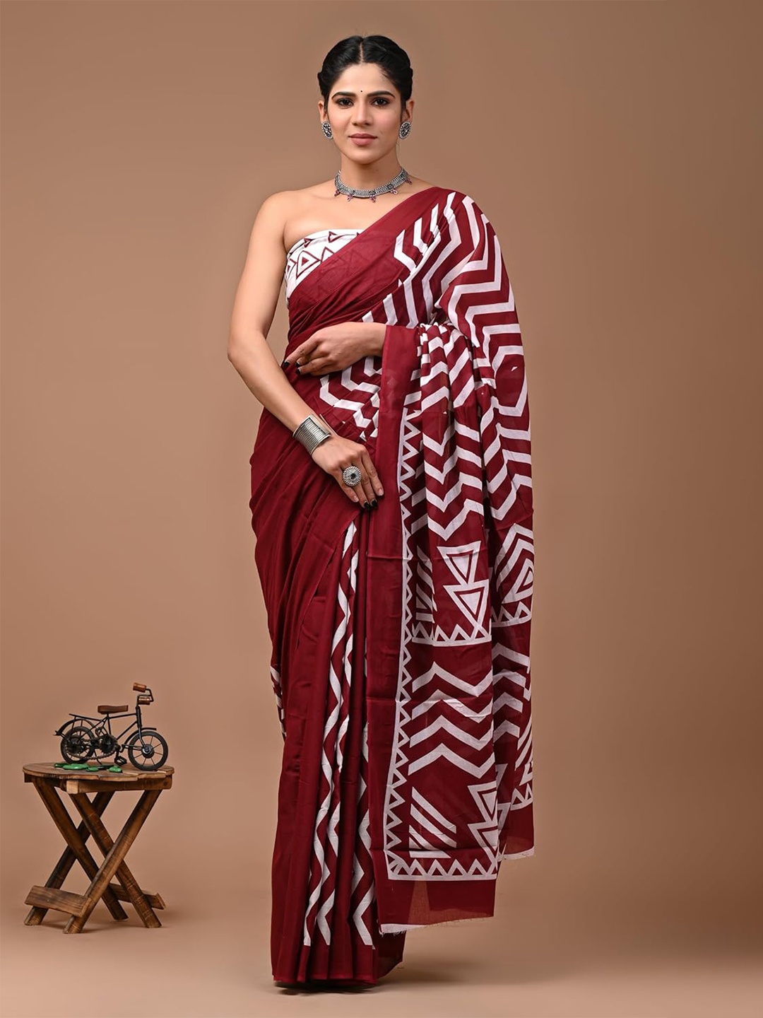 

JAIPURI BLOCK PRINT Geometric Printed Pure Cotton Bagru Saree, Maroon