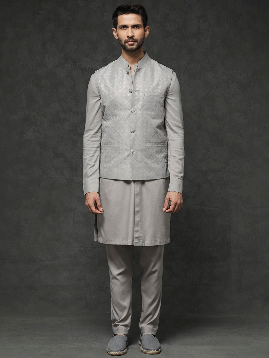 

RARE RABBIT Men Medo-Kpb Kurta Pyjama Suit, Grey