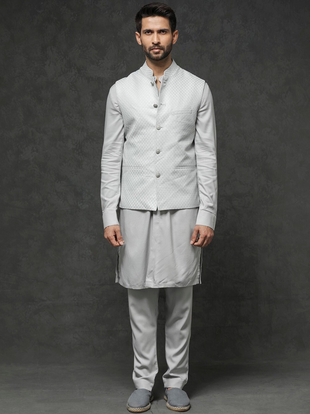

RARE RABBIT Men Lasmos-Kpb Fashion Light Weight Kurta Suit, Grey