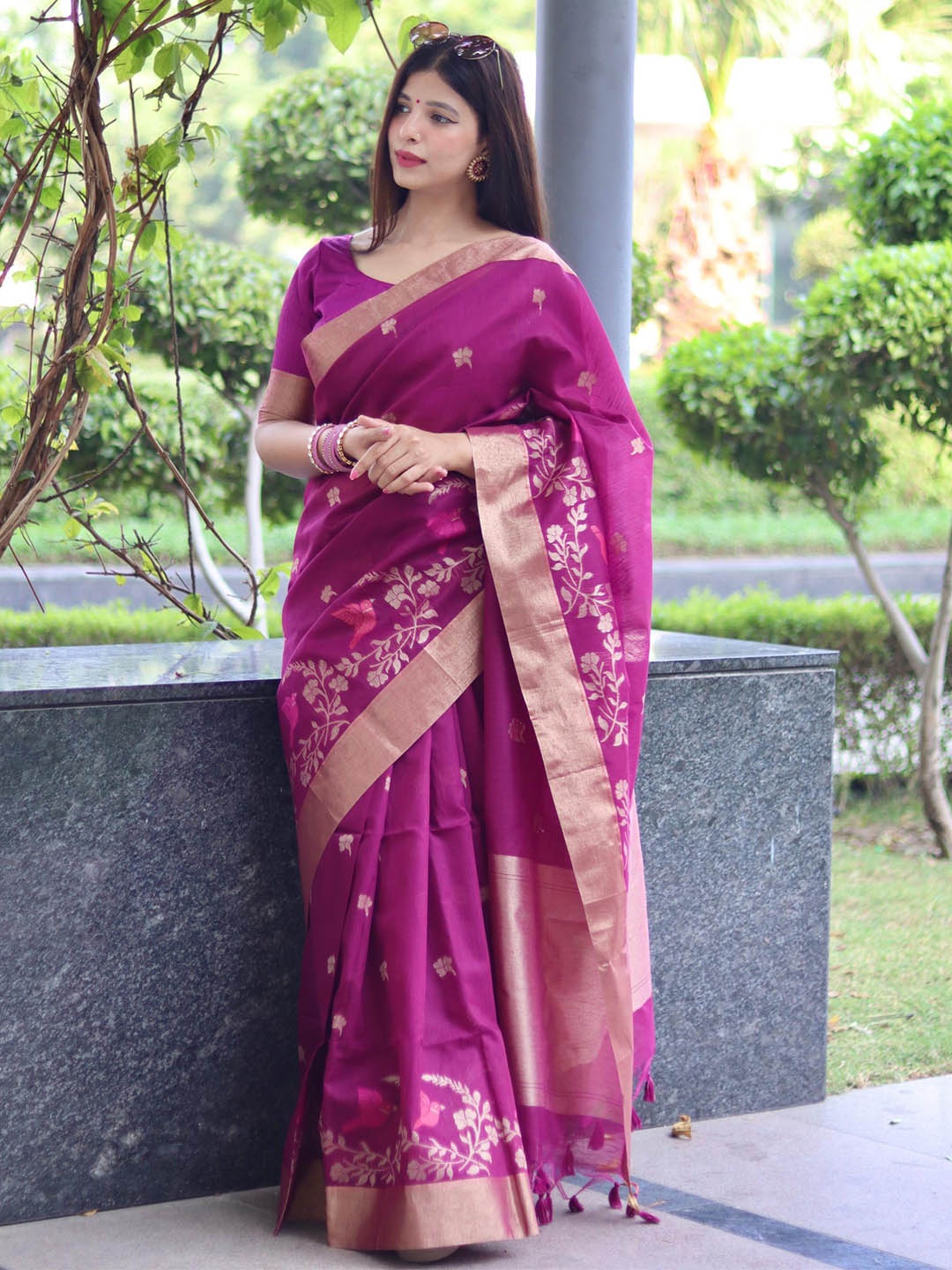 

Mitera Purple Floral Woven Design Zari Pure Linen Saree