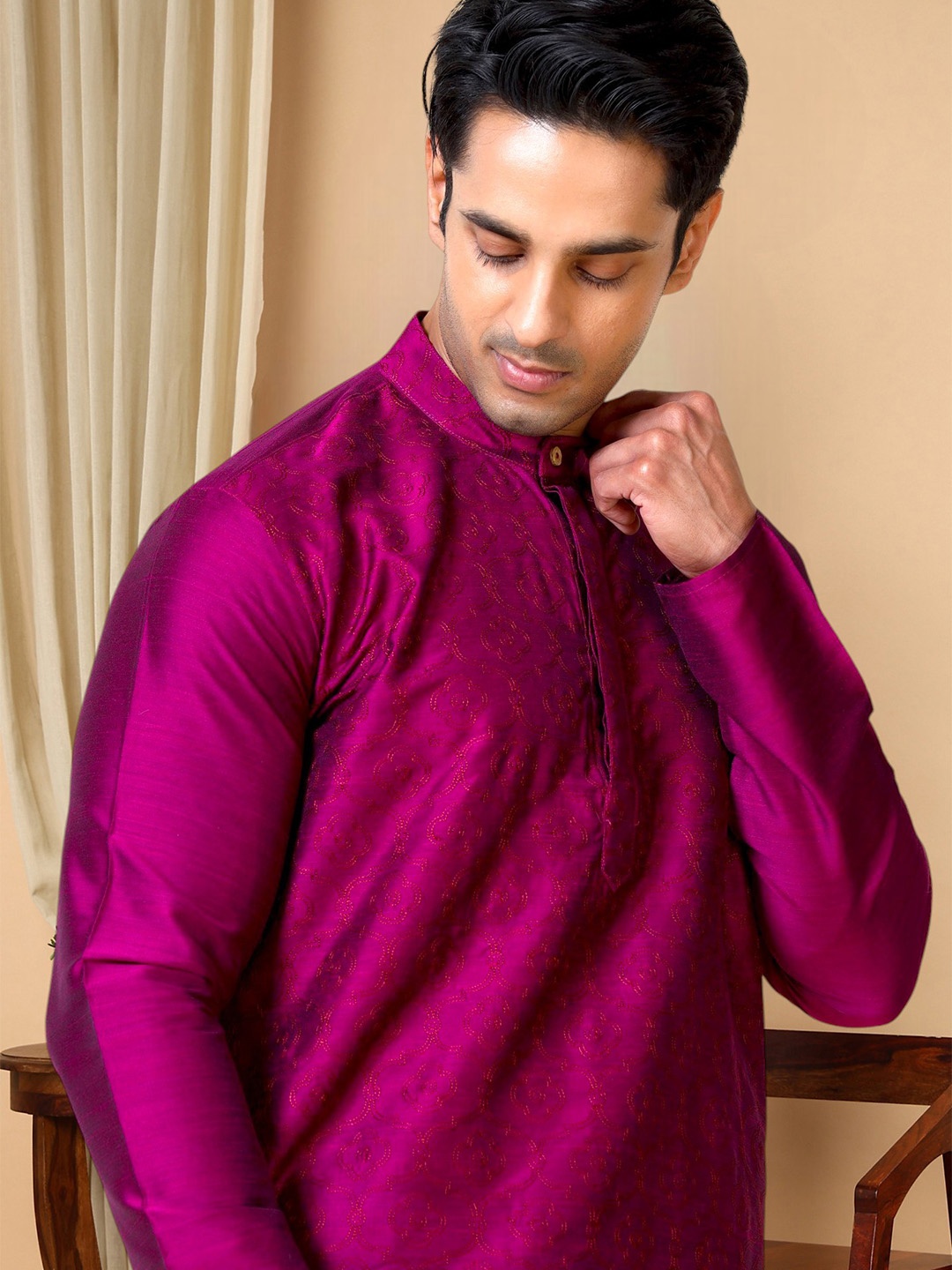 

TATTVA Mandarin Collar Woven Design Straight Kurta, Purple