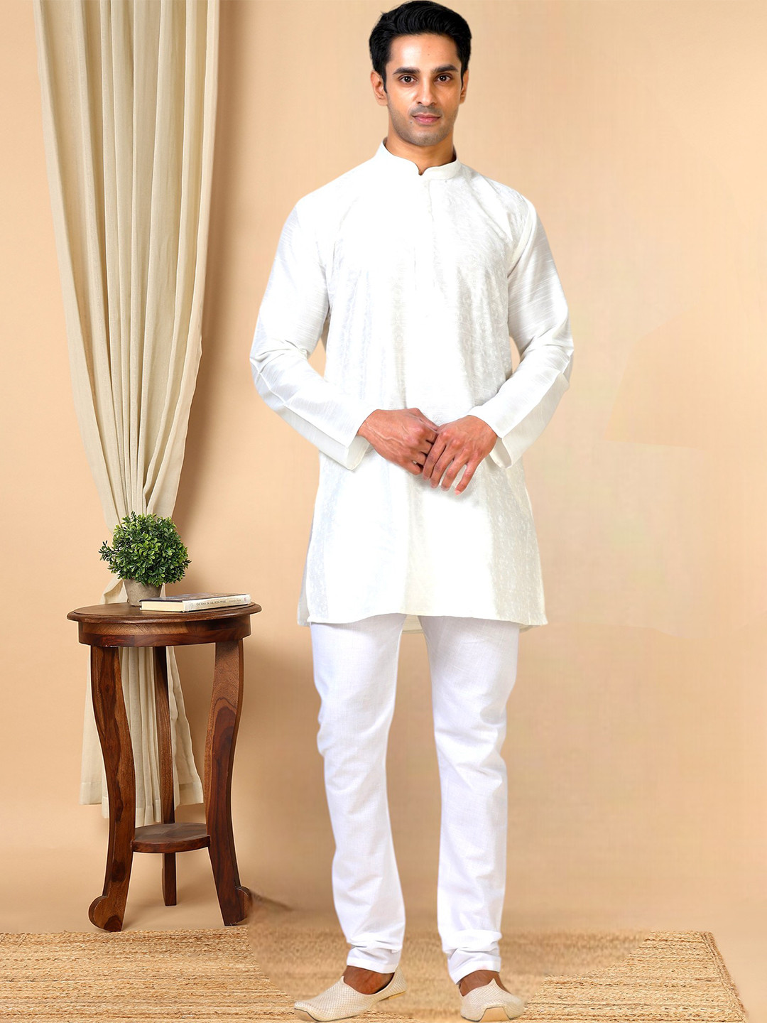

TATTVA Mandarin Collar Geometric Woven Design Straight Kurta, Off white