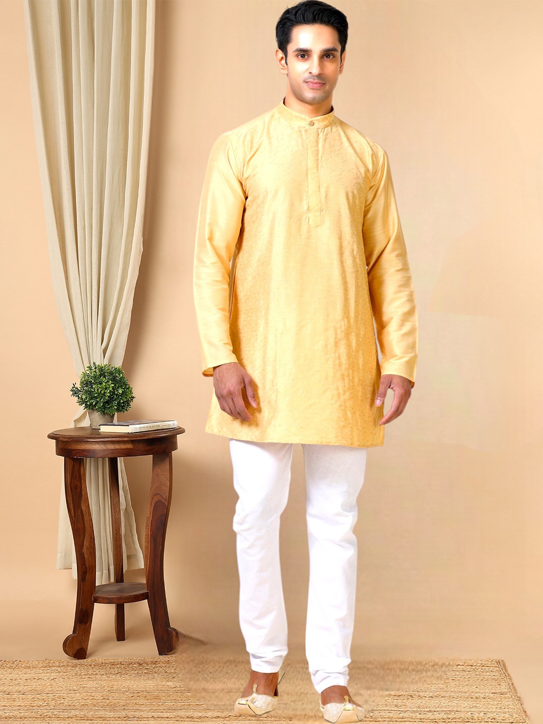 

TATTVA Mandarin Collar Geometric Woven Design Straight Kurta, Yellow