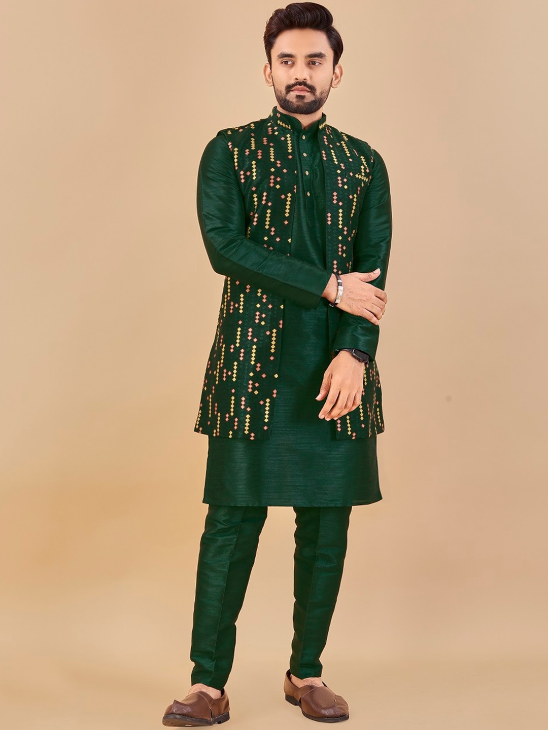 

BAESD Mandarin Collar Geometric Printed Cotton Kurta with Jacket, Green