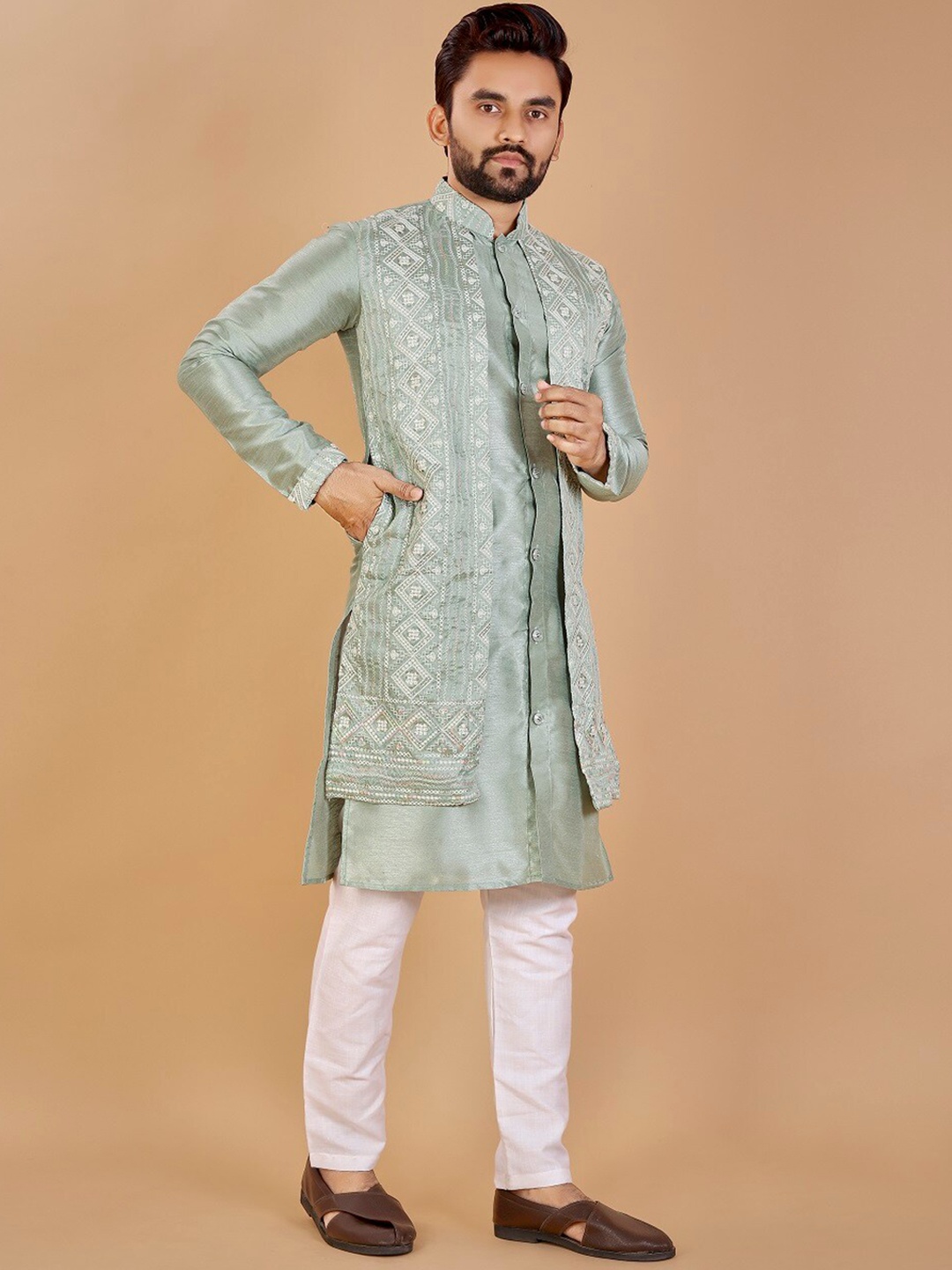 

BAESD Mandarin Collar Geometric Thread Work Cotton Kurta with Jacket, Green