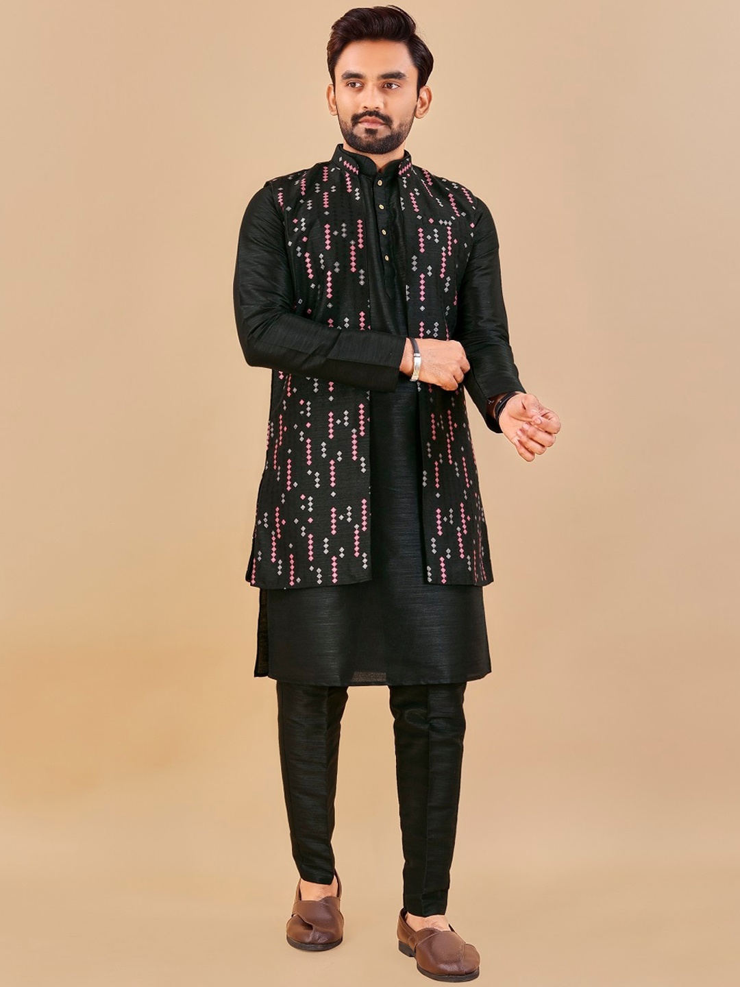 

BAESD Geometric Woven Design Thread Work Straight Cotton Kurta, Black