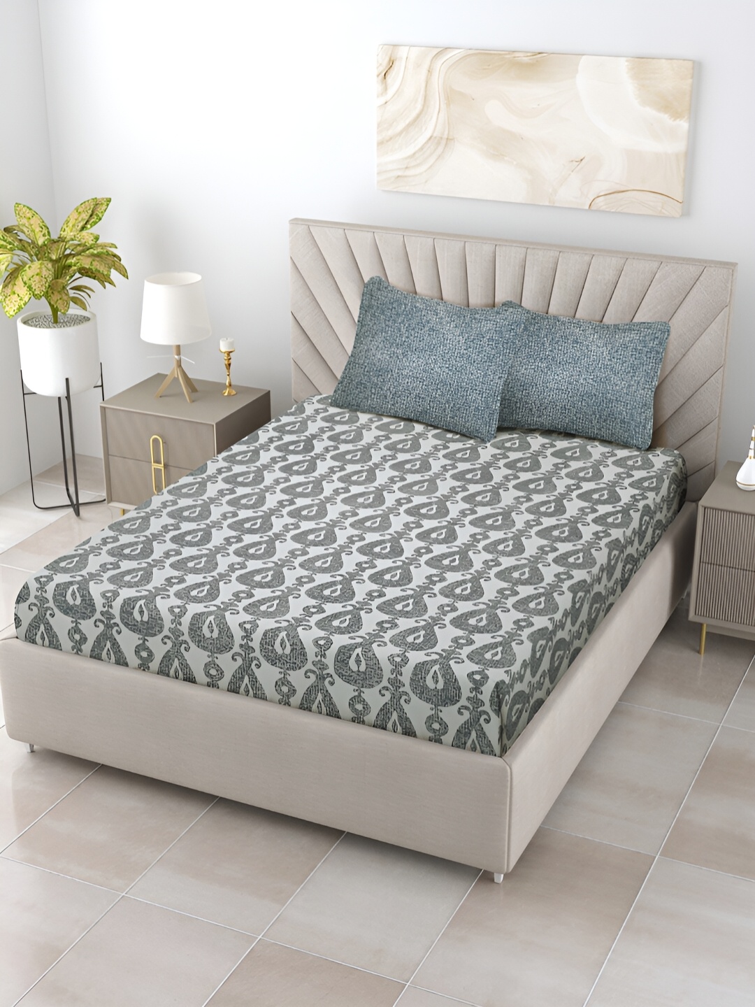 

Aura Grey & White Ethnic Motifs 120 TC Cotton Queen Bedsheet With 2 Pillow Covers