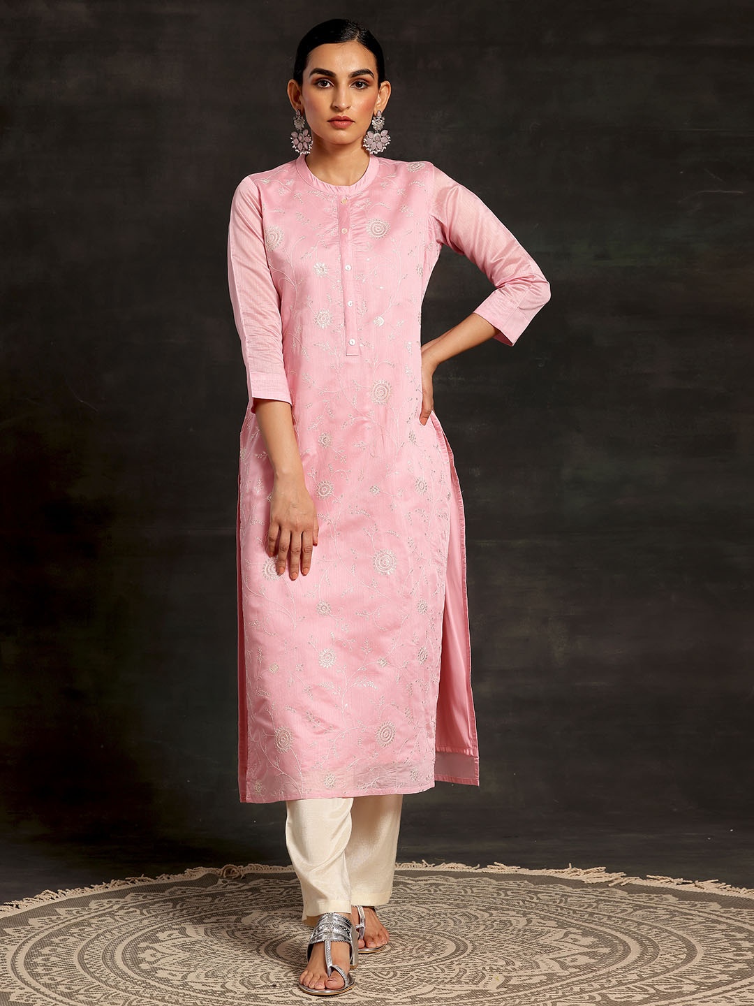 

Libas Mandarin Collar Three Quarter Sleeves Floral Embroidered Straight Kurta, Pink